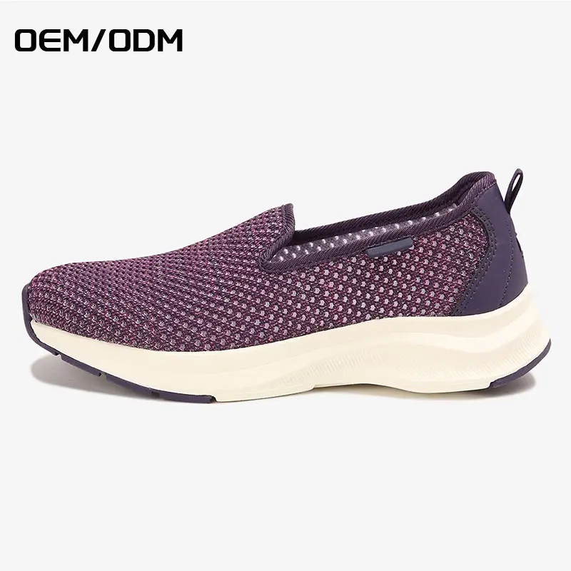 Comfortable and breathable knitted slip on flat causal men shoes sports sneakers Featured Image
